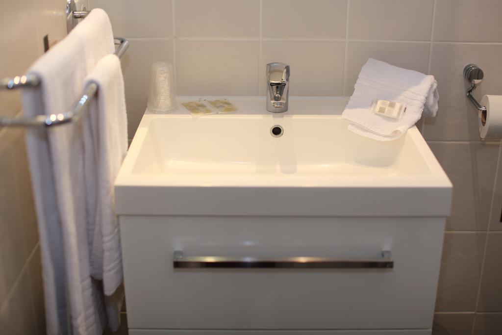 Hotel Du Centre Sergy  외부 사진